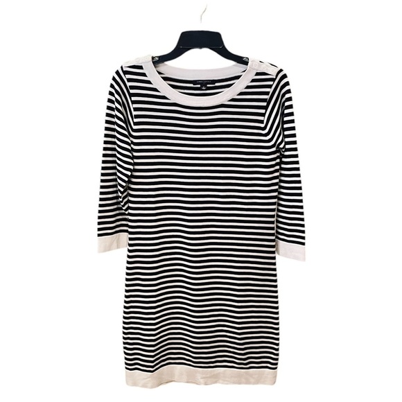 Banana Republic Factory Dresses & Skirts - Banana Republic Factory 3/4 sleeve stretch knit sweater dress SZ M black white